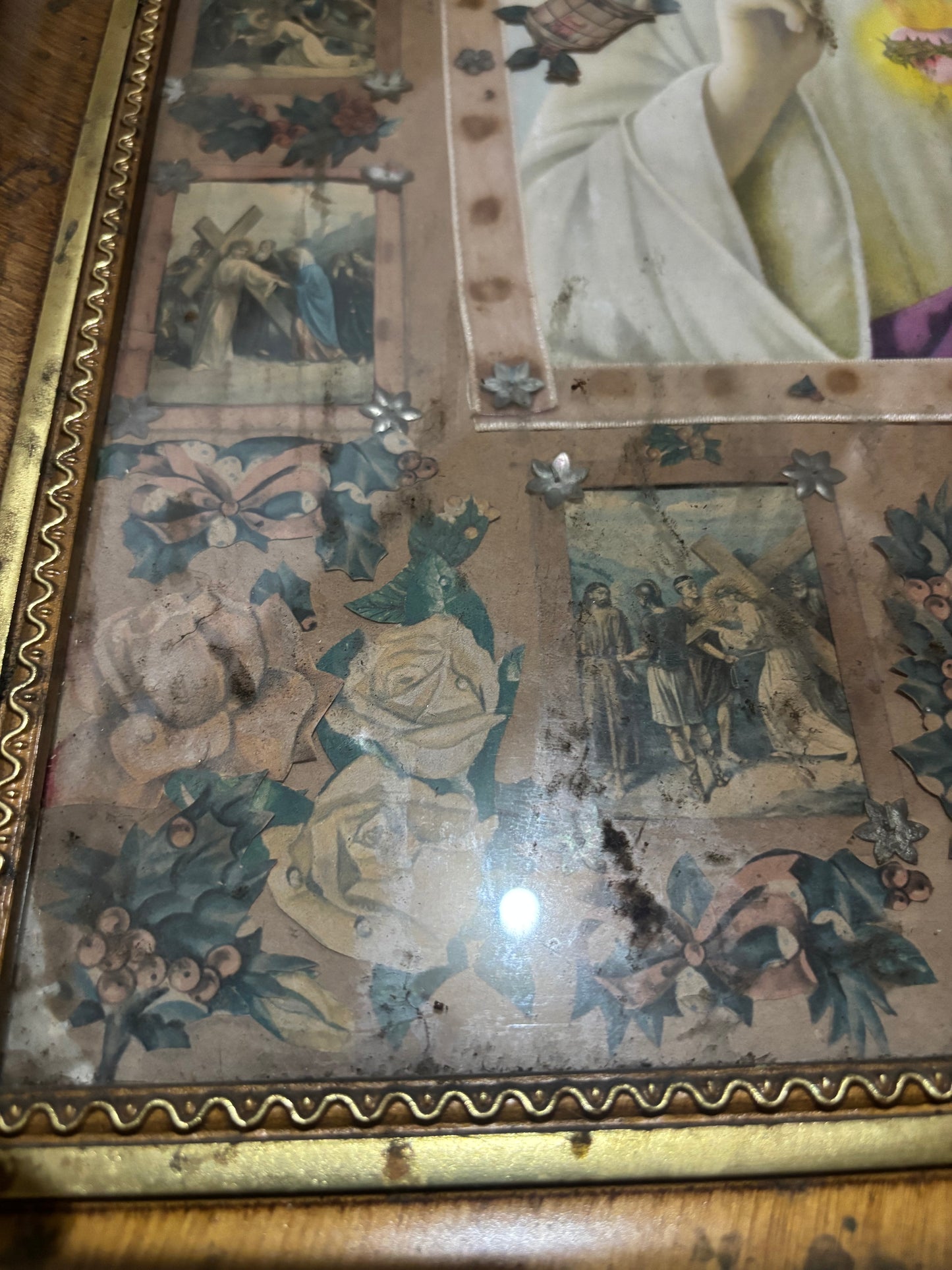 vintage christ the king with station of the cross wall display